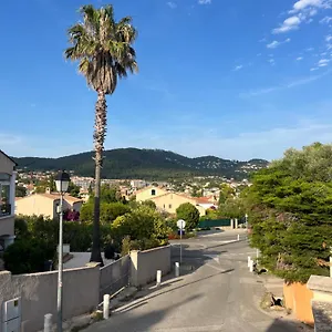  Appartement Charmant Bas De Avec Terrasse A Proximite De La Plage Et Du Port